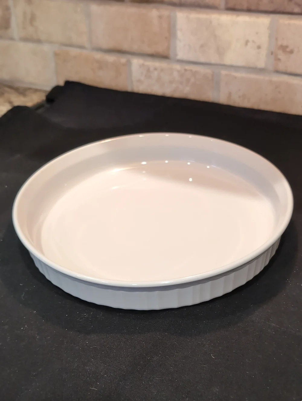 Vintage Corning Ware French White F-3-B Round Quiche Casserole Baking Dish 10.5